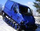 Гусеничный снегоболотоход ГАЗ-34091 Бобр преодолевает препятствия